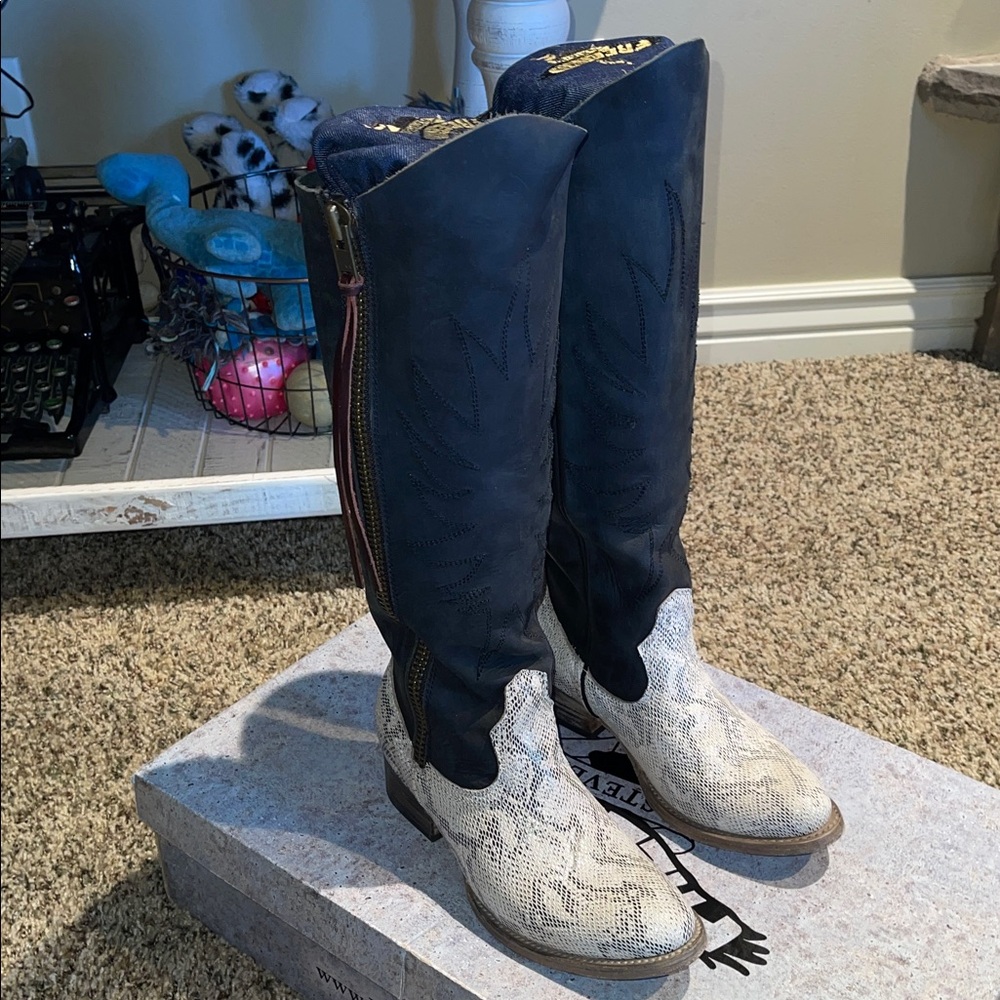 Freebird By Steven Whisper Tall Boots  In Black Snake - Picture 4 of 16